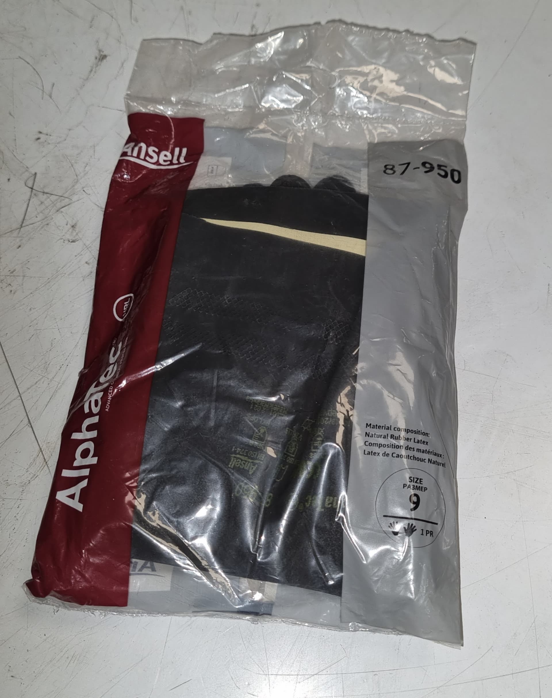 57x Ansell AlphaTec rubber gloves - size 9