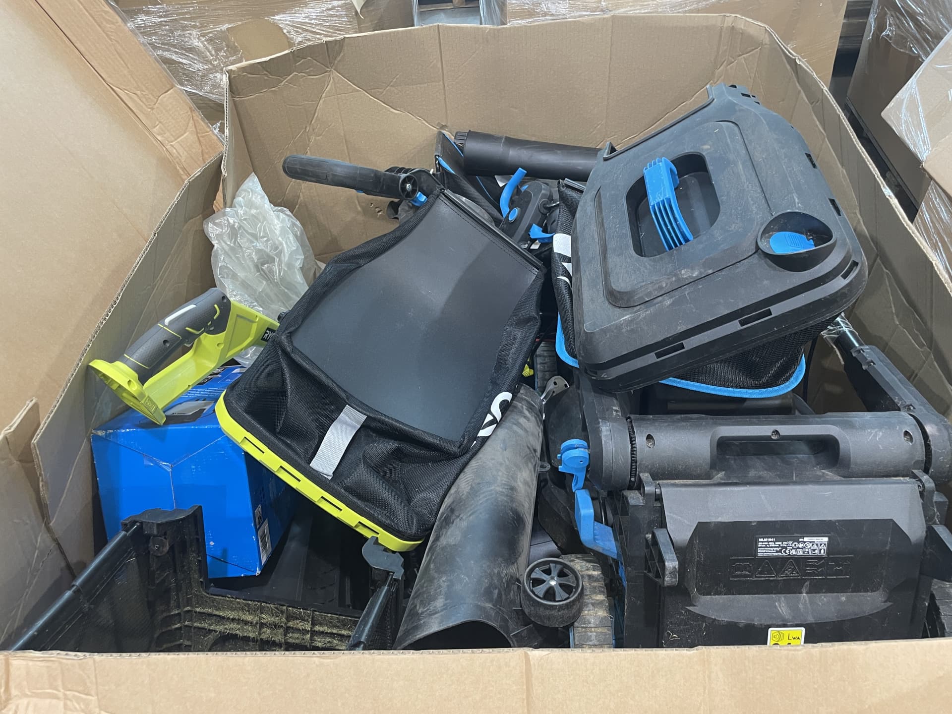 LARGE BOX PALLET TO CONTAIN A QUANTITY OF ASSORTED GOODS FROM A MAJOR DIY SUPPLIER INCLUDING
