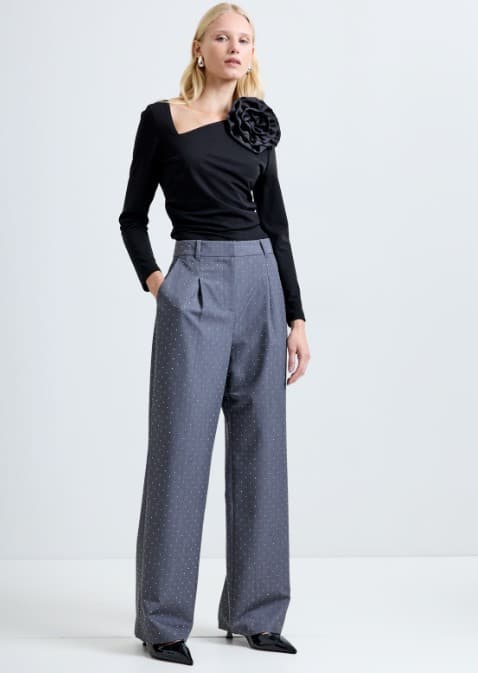 100 ITEMS OF FRENCH CONNECTION CLOTHING STOCK – NEW – HUGE RESALE POTENTIAL. Fantastic opportunity