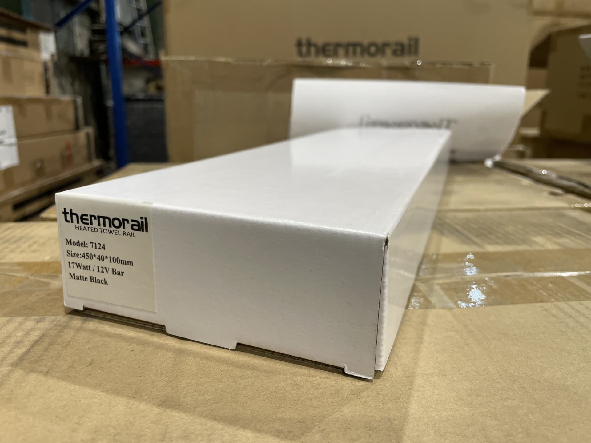 BRAND NEUE THERMORAIL 7124 MATTE BLACK FINNISCH 12V STAHL STAHL BEHÄLTIGT ZWISCHEN RAIL 450 X 40 X