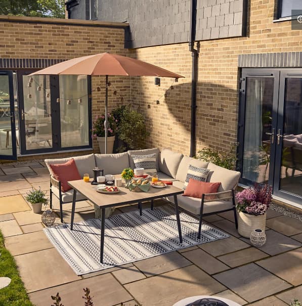 GoodHome Siliana Matt Beige Metal 5 Seater Corner Dining set RRP £900 (PLEASE NOTE BOXES 1 OF 2