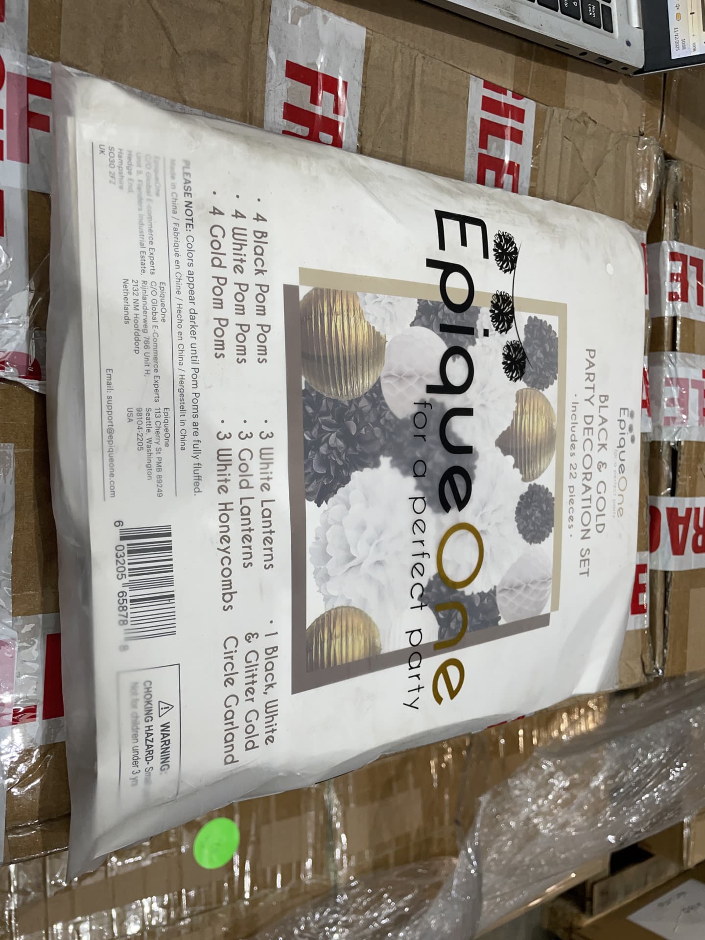 36 X BRAND NEW EPIQUE ONE BLACK AND GOLD PARTY DECORATION SETS 22 PIECES RRP £28 EACH (LOC: 25.9-