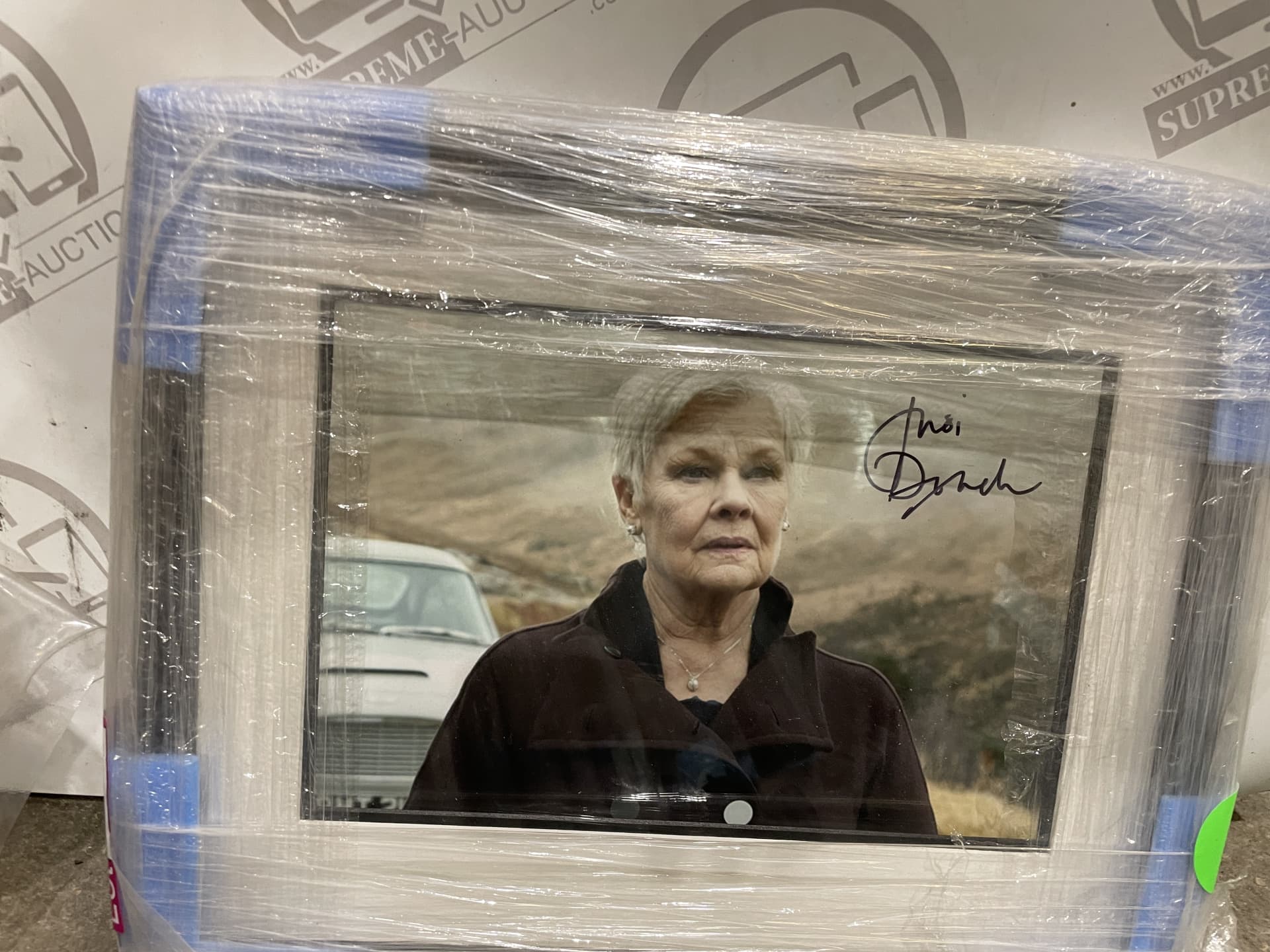 BRAND NEW LUXURY FRAMED APPROX 300 X 450 DAME JUDI DENCH MULTI AWARD INCLUDING BAFTA AND GOLDEN
