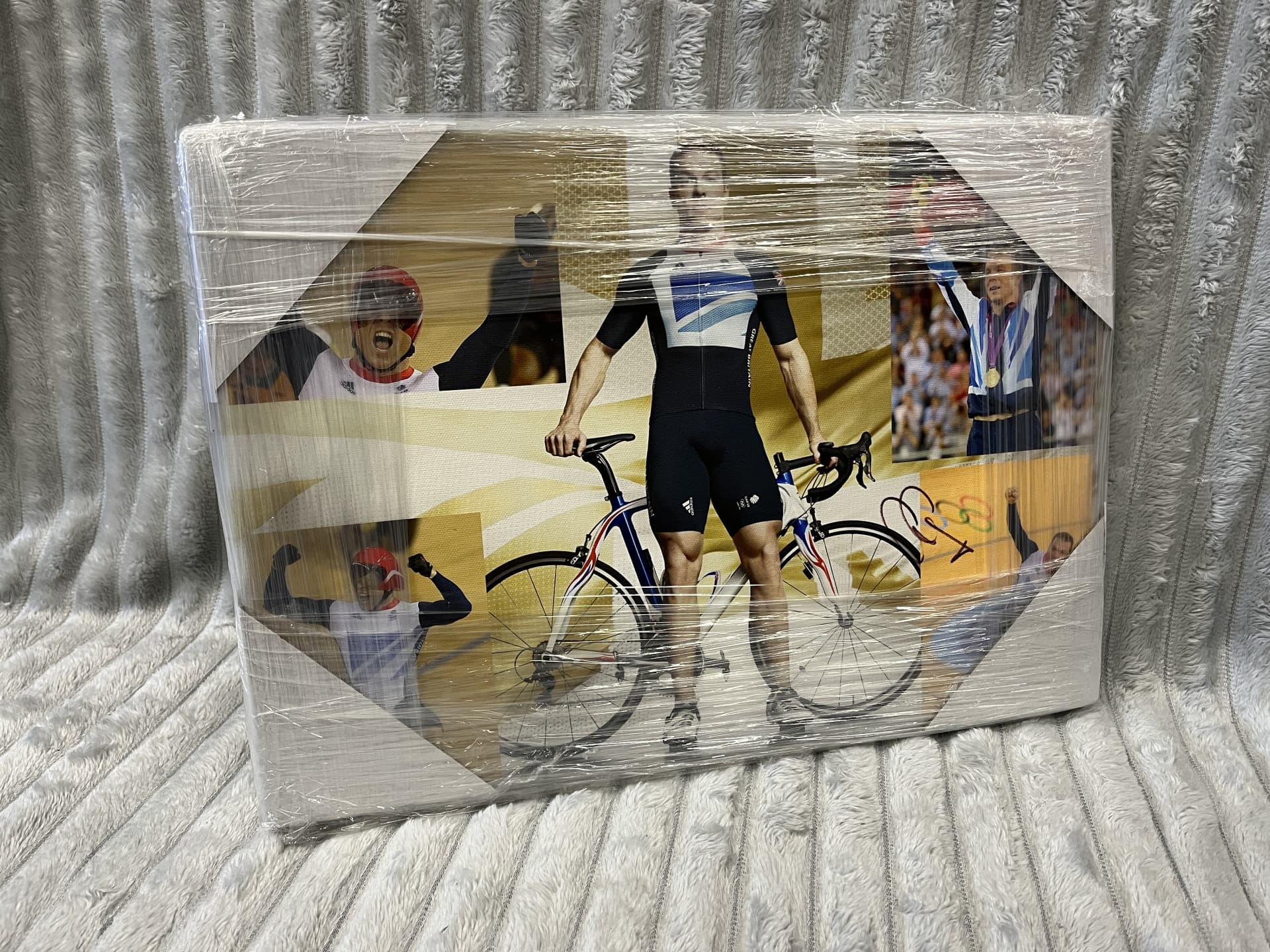 Multiple World Champion Cyclist SIR CHRIS HOY Signed Canvas Print - Approx 42x30cm With