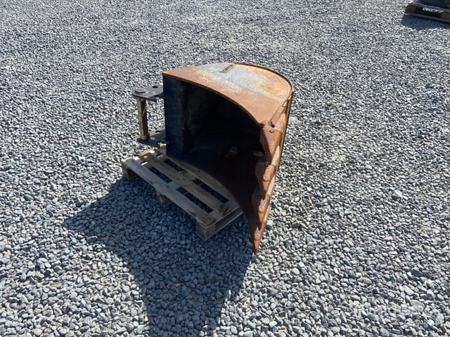2022 UTL400 with blade Bucket