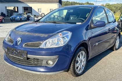 Renault Clio 1.2 passenger car