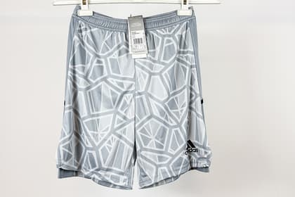 2 adidas Kinder Shorts, Gr. 164