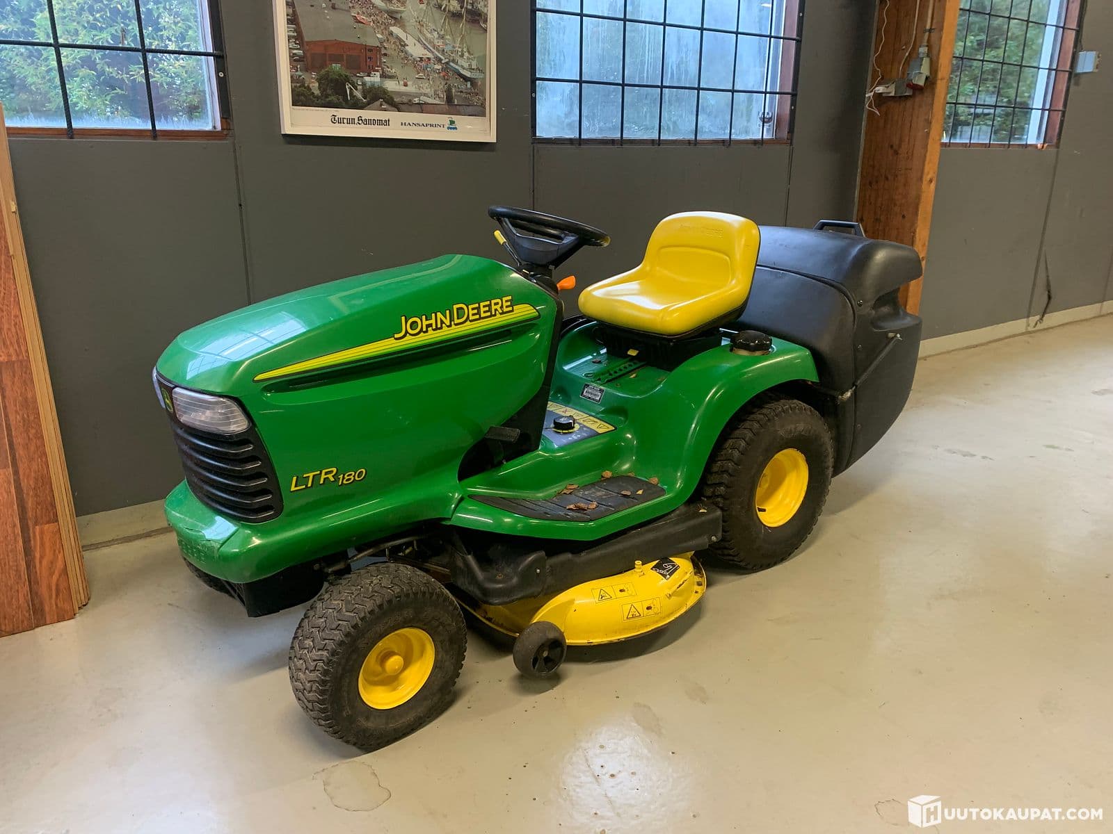 John Deere LTR180 Riding Mower