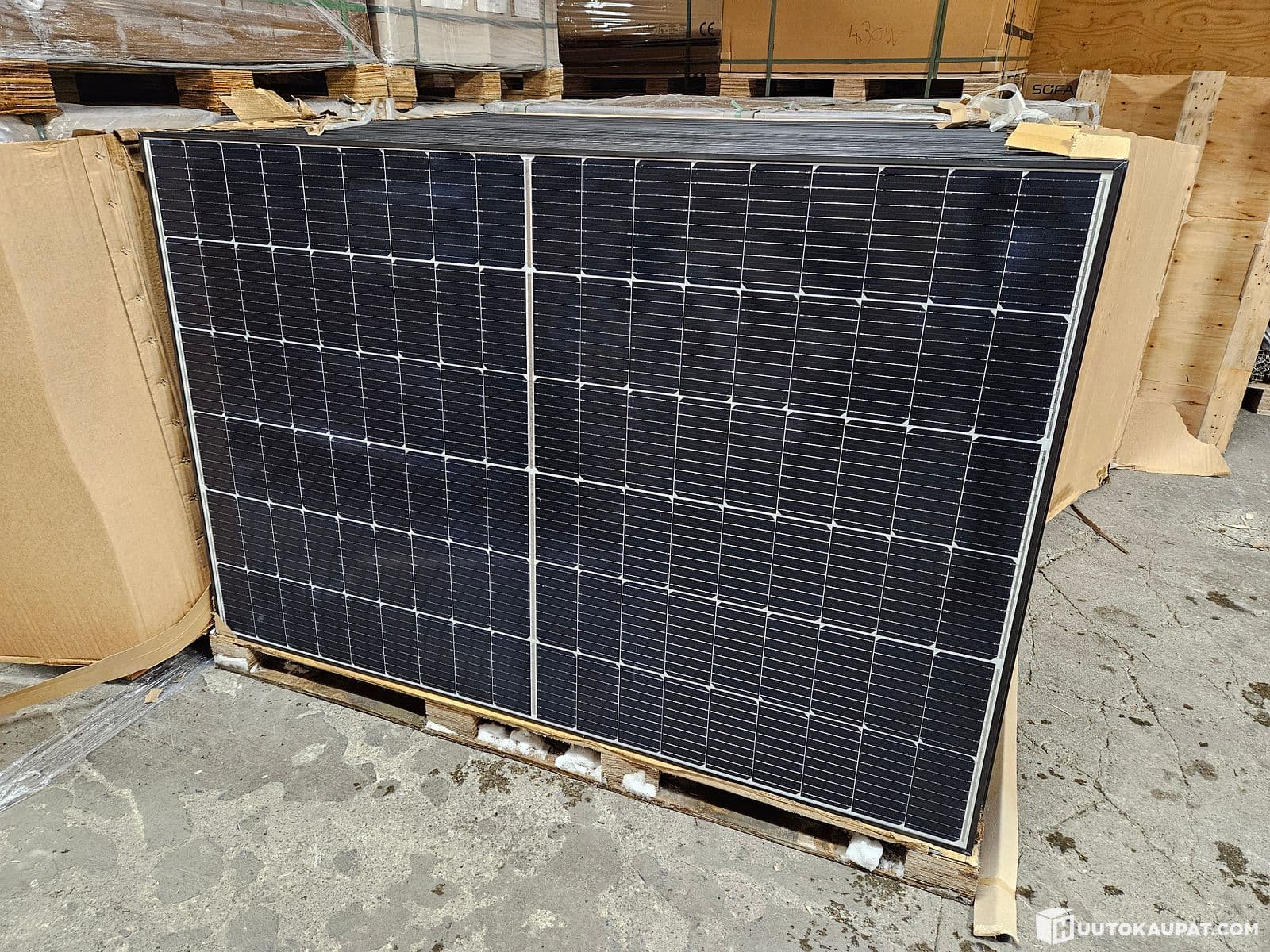 12kW inverter & 18pcs 455W solar panel OVH. 2772€, Mikkeli