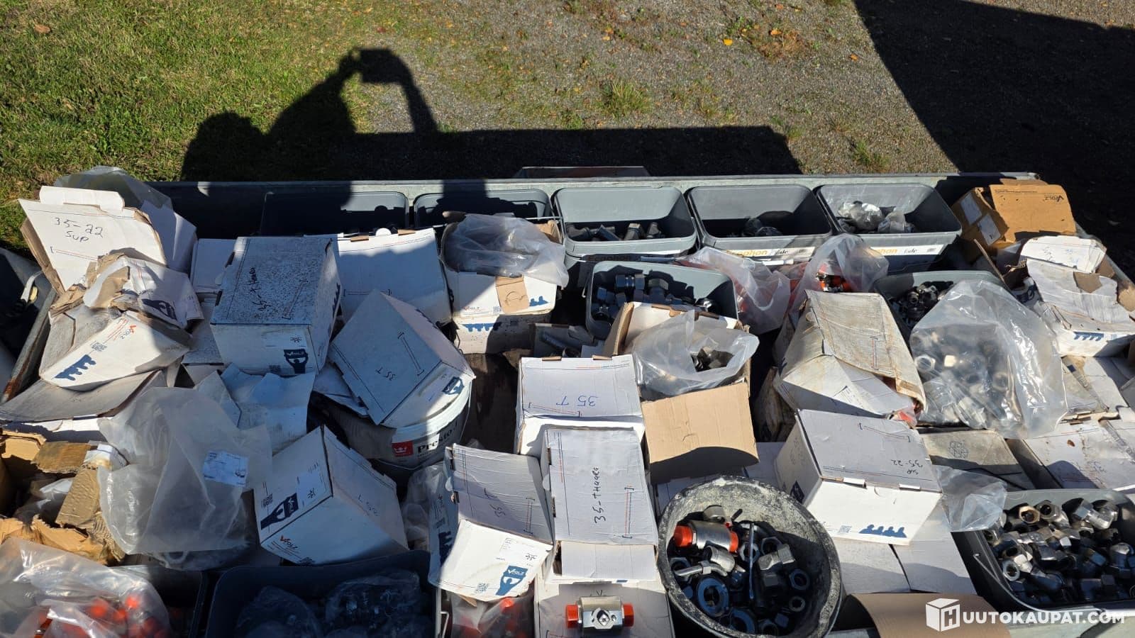 HST hydraulic parts worth over €20k for sure. Contractors ATTENTION!!, Lieto