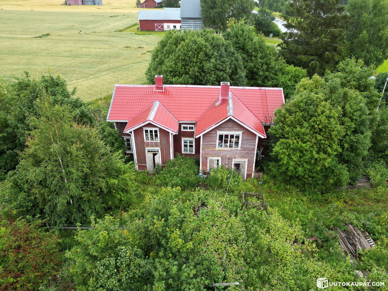 Foreclosed property with buildings in Isokyrö / Storkyro