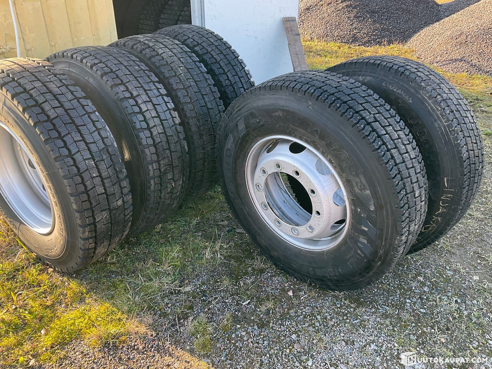 6 KPL RENKAITA 295/80 R 22,5, Nurmijärvi