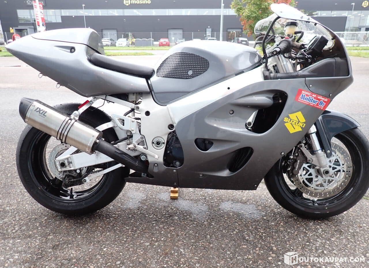 Suzuki GSX-R 750 srad valkokilpinen. katukäyttöön vaadittavat osat mukana, Turku