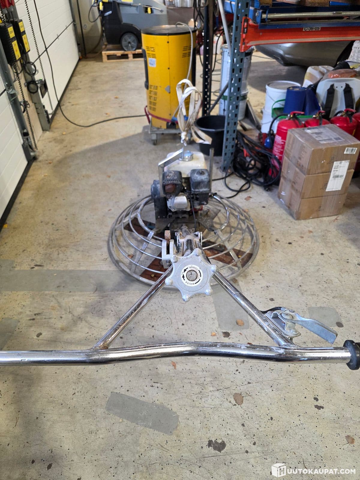 Concrete massager, massager , combustion engine, Rauma