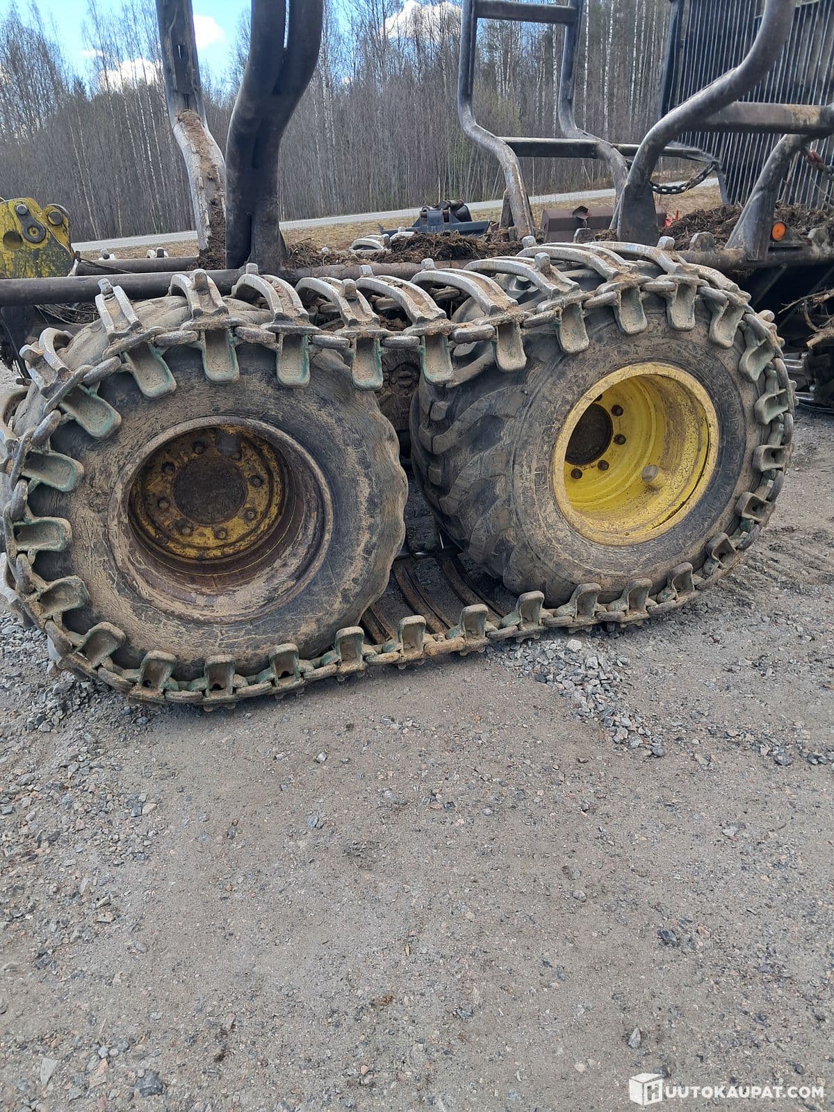 Metsäkoneen telat clark, Juuka