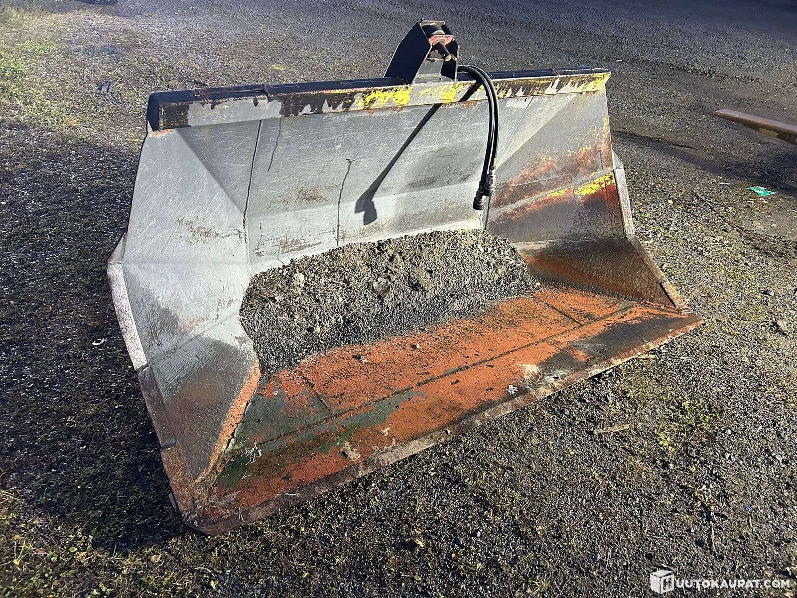 Hydraulinen kolmikaatokauha Vila-sovitteella, Kankaanpää