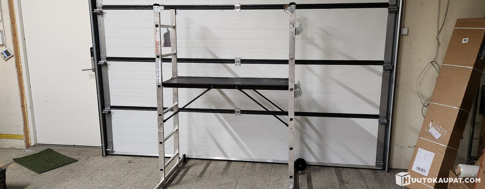 Building Scaffolding / A-Frame Ladder