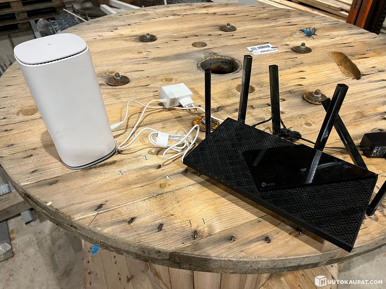 TP-Link WiFi router ZTE 4G/5G router, white + network adapter, Jyväskylä