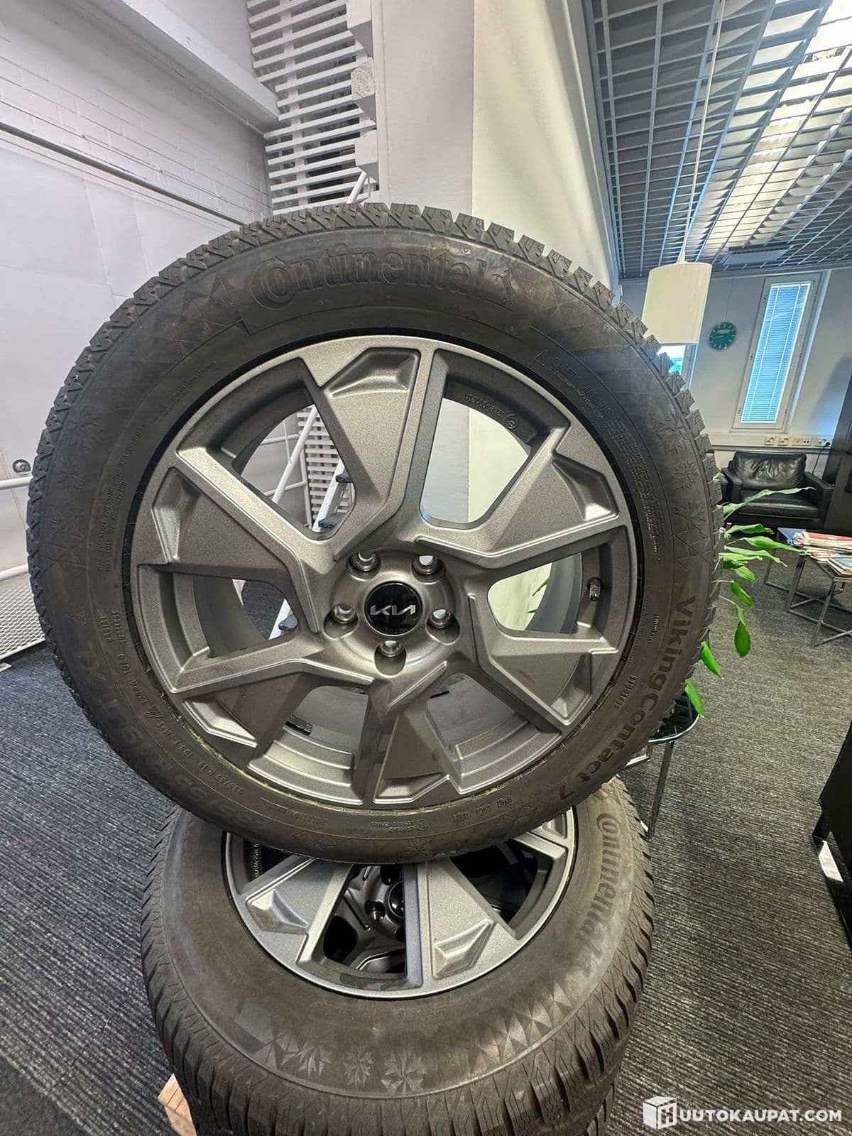 Kia EV6 winter tire kit 235/55R19 Continental Viking Contact 7