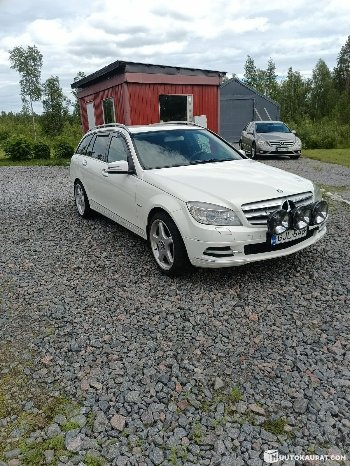 Mercedes-Benz C, 2011, Siikalatva