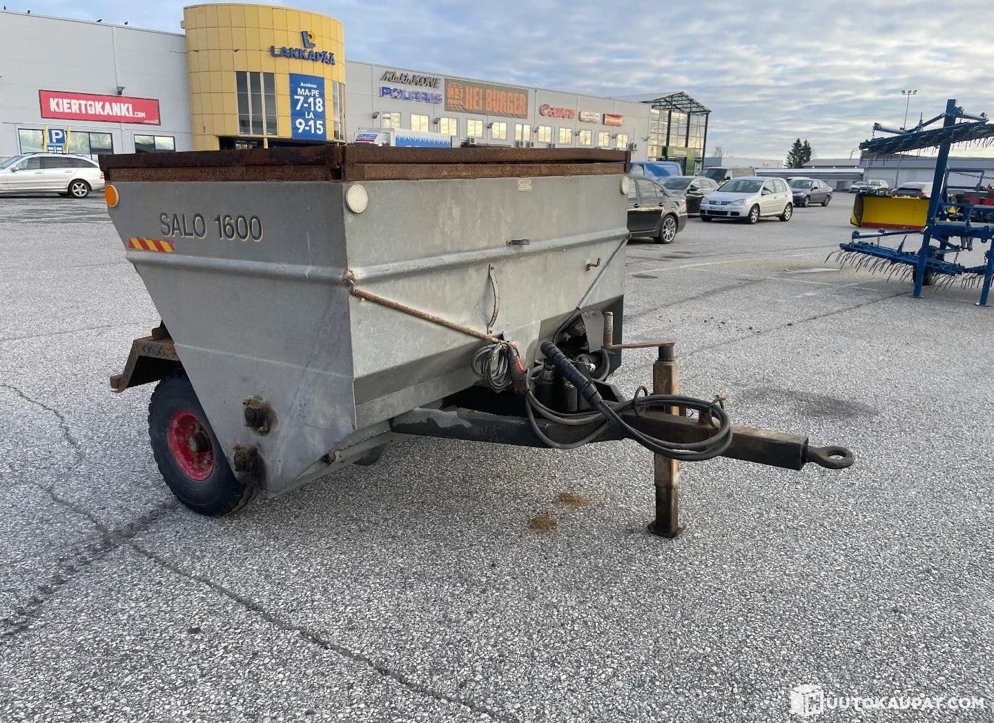 Salo 1600 towed sander