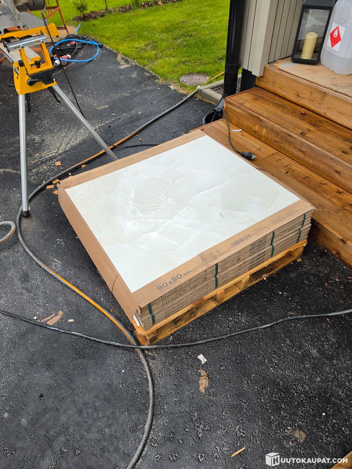 90x90 White Onyx Tile 12.96m2