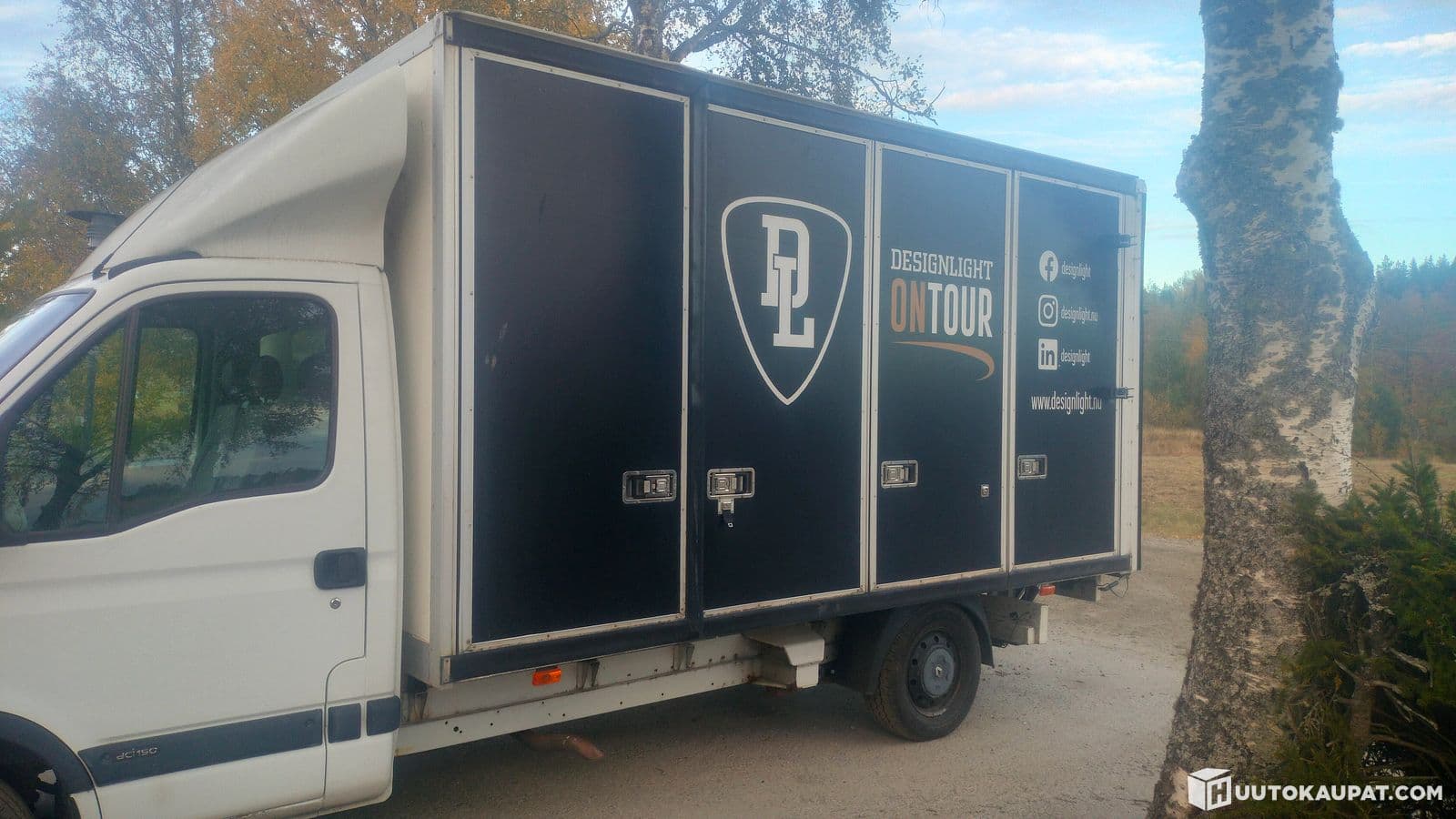 Ydre Skåp Aluminum cabinet + Zepro rear edge lift crane, opening second side (4 folding doors), Kuopio
