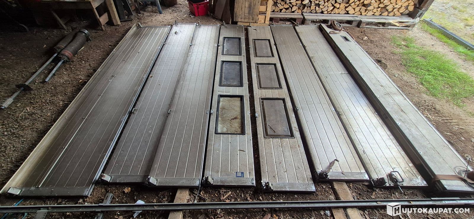 Crawford lifting door, Vieremä