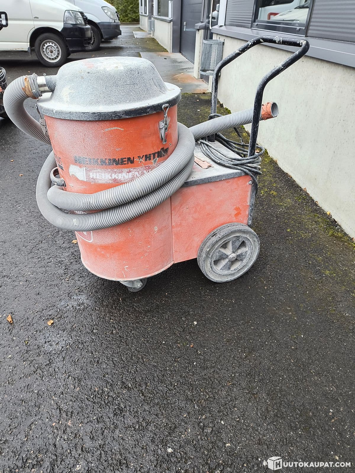 2 pcs kielkens vacuum cleaners (53 & 54), Joensuu