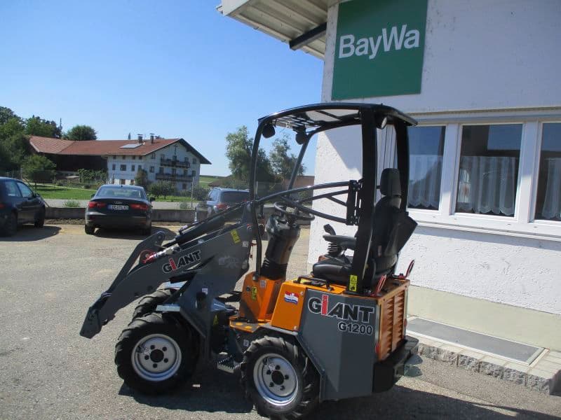 GIANT G1200