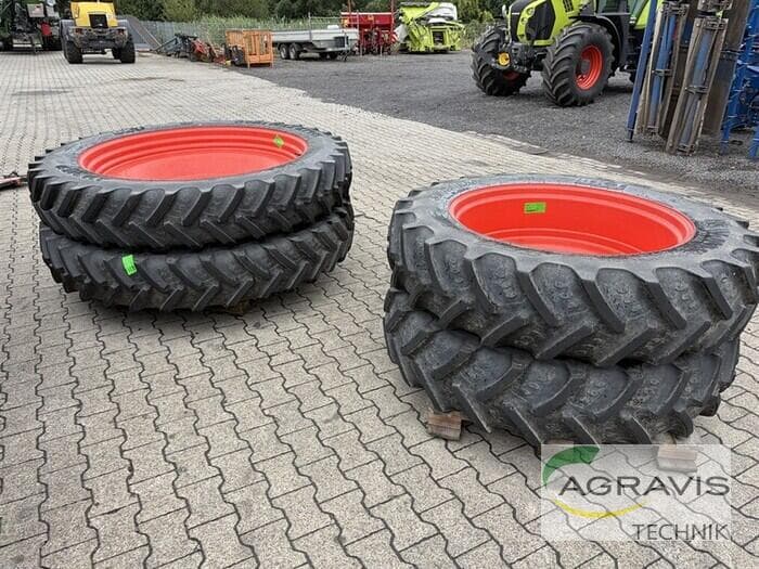 Trelleborg Premia KOMPLETTRÄDER BKT 320/85R36 + 320/90R50