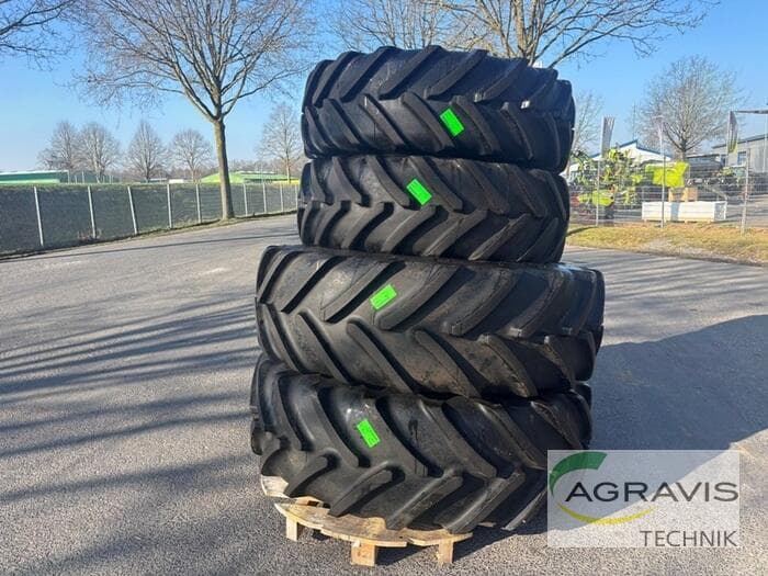 Taurus 520/70 R38 + 420/70 R28 Michelin