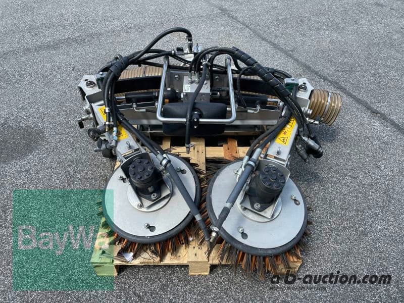 Kärcher Municipal KÄRCHER 2-BESEN-SYSTEM
