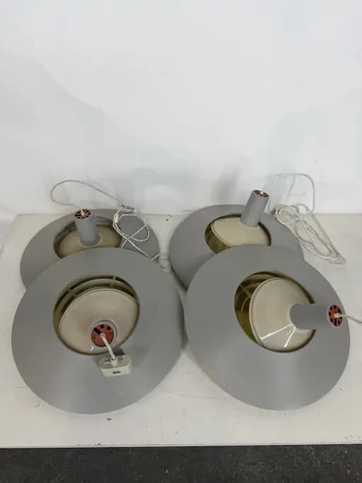 4 Pendant Lights