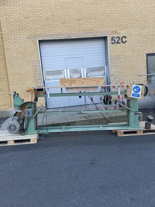 Long belt sander for wood processing