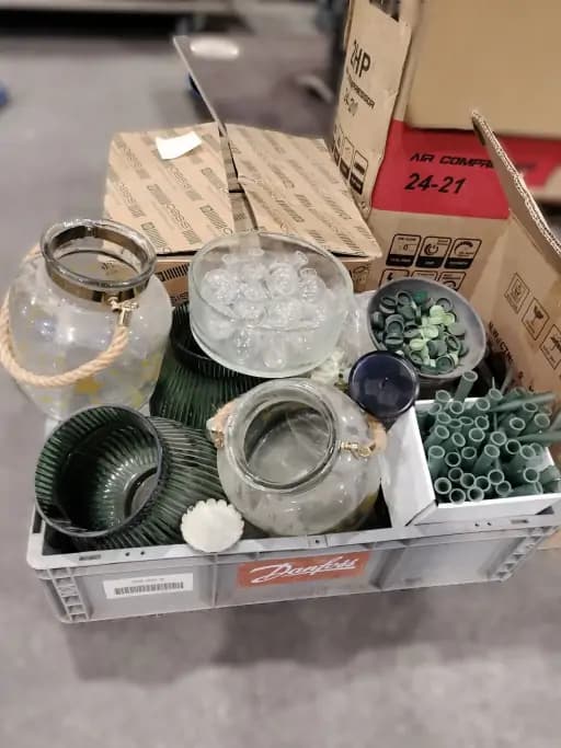 Mixed lot: Flower decoration parts