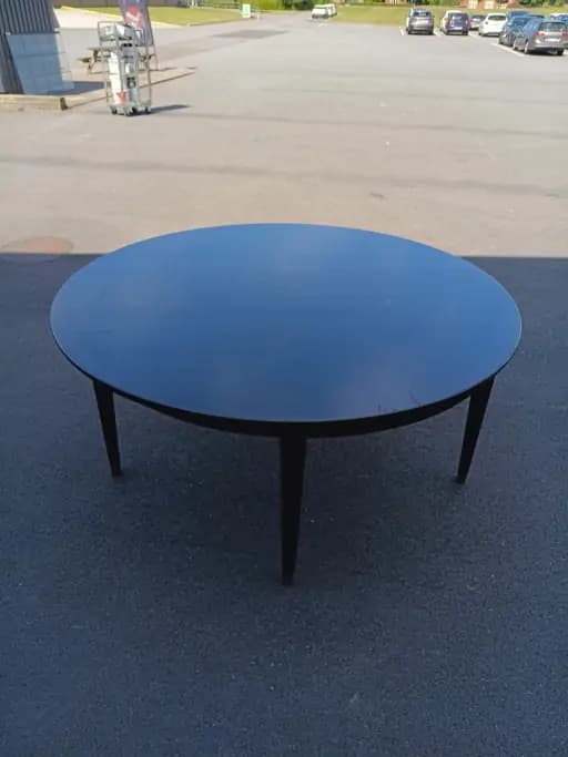 Round table