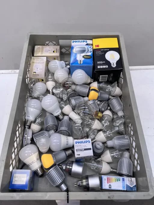 Lot of Philips, Kodak and other bulbs
