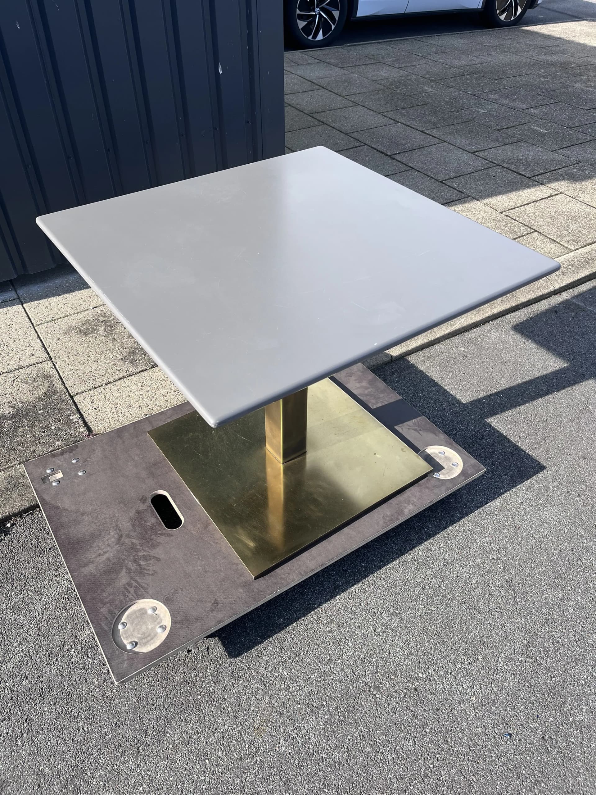Restaurant table 'Syttende' by Jesper Kock