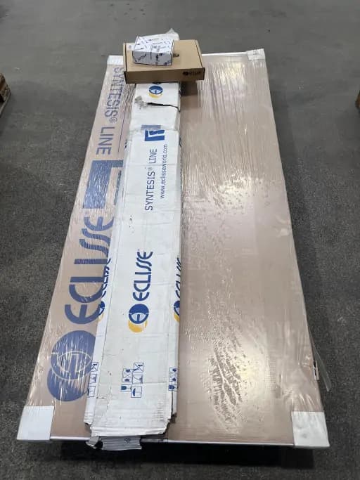 Sliding Door Frame and Door Eclisse Syntesis