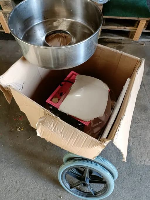 Candy floss machine with cart