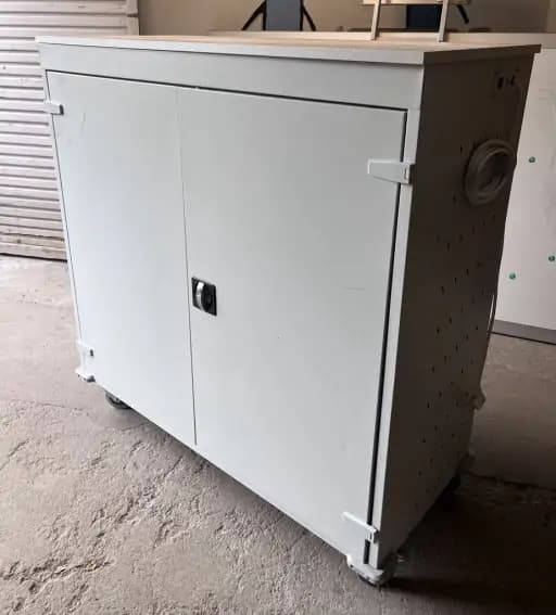 Metal rolling cabinet