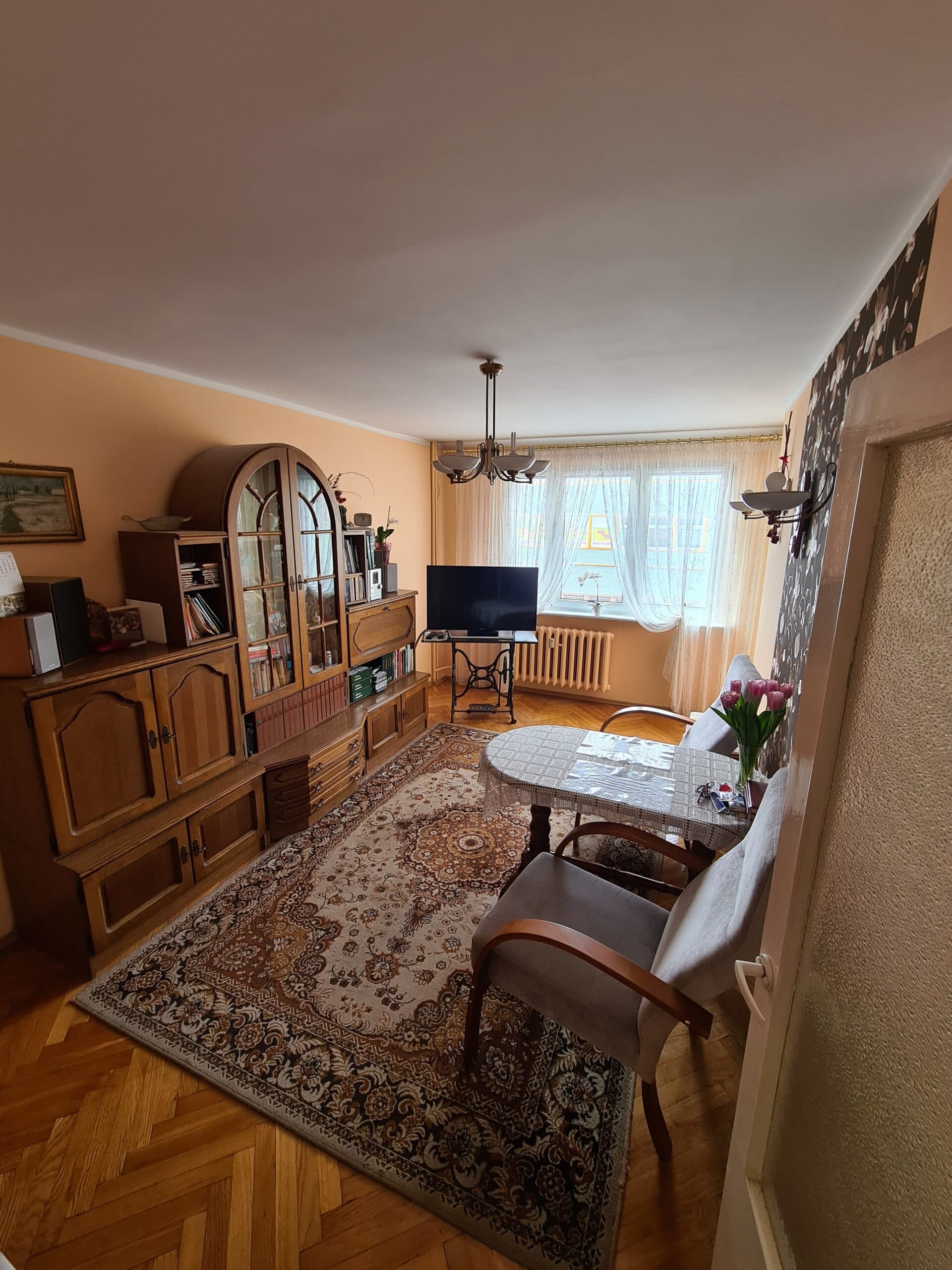 1⁄2 parts in the property property law of the residential premises of the Cedar 2/6, Poznan