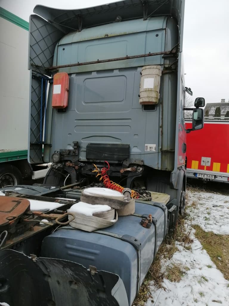 Syndicator will sell tractor unit Scania R 164 LA 4X2EB 480, year of production 2003