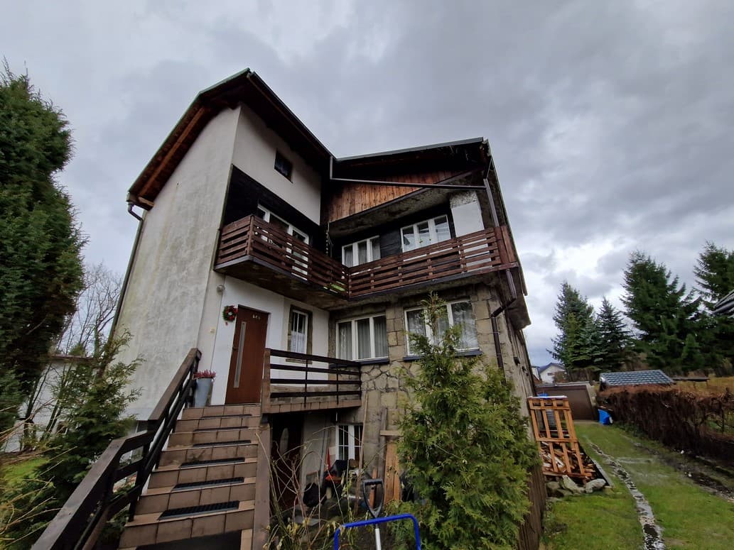 The syndicate will sell a share of 1/12 in real estate in Buczkowice