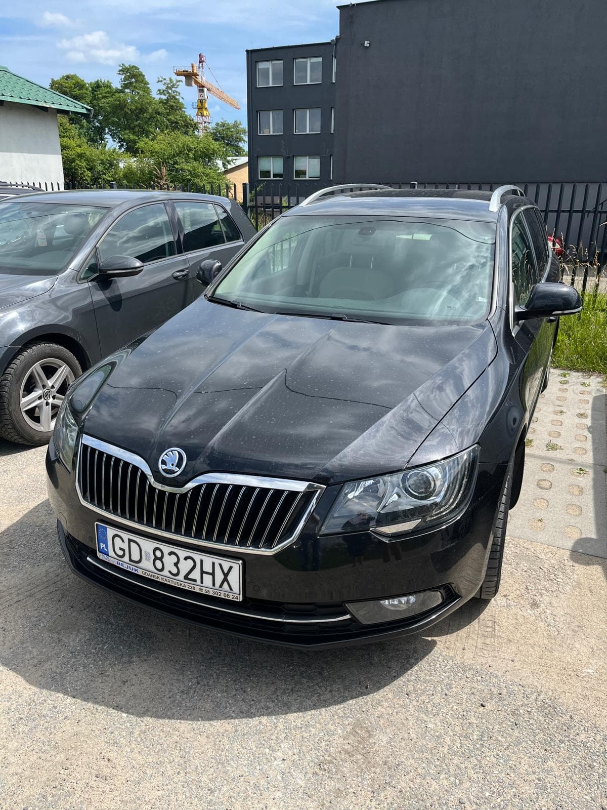 Syndicate will sell car Skoda Superb 2014, 146 170 km