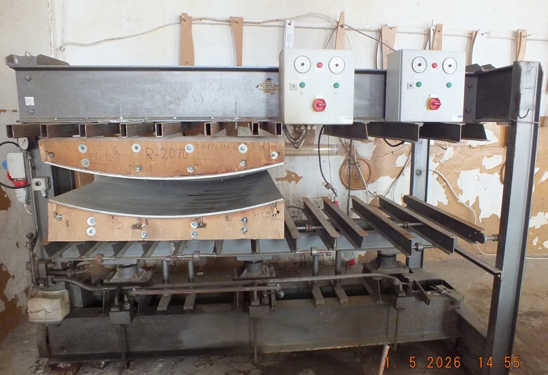 Wood press by Schubert & Blaich, type BMS