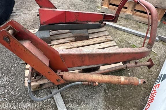 1900 Gyro Frontlaster, grus-/snøskuffe, brakett