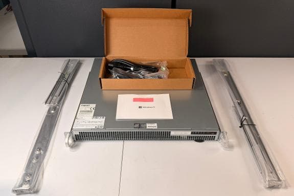 Nextron 1U rackserver med NVIDIA P100A grafikkort og 64 GB RAM