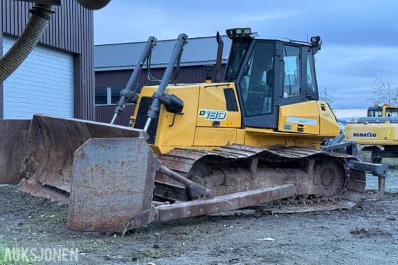 New Holland D180 bulldoser – 2006 – 11 960 timer